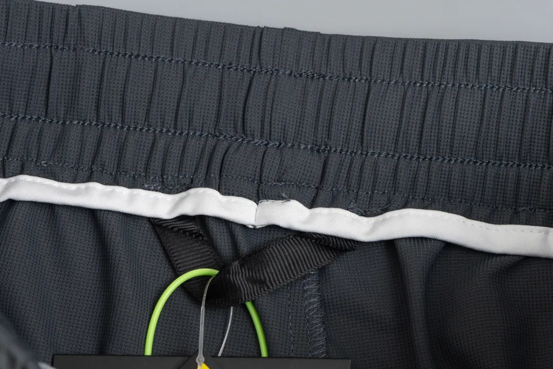 ARC'TERYX :Lightweight， ， ， ，Lightweight ， 、 、 、 、 ！ ！ Classic logo ！ 90% 10% , ， ， Breathable ， ，Quality ！ ！ logo ， ， ， ， ， ！ Versatile ！